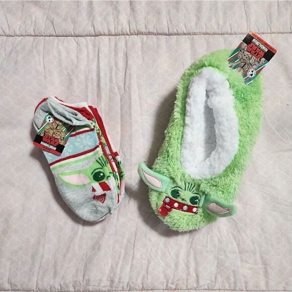 Nwt Christmas Star Wars Mandalorian Baby Socks Bundle, one size - Picture 1 of 12